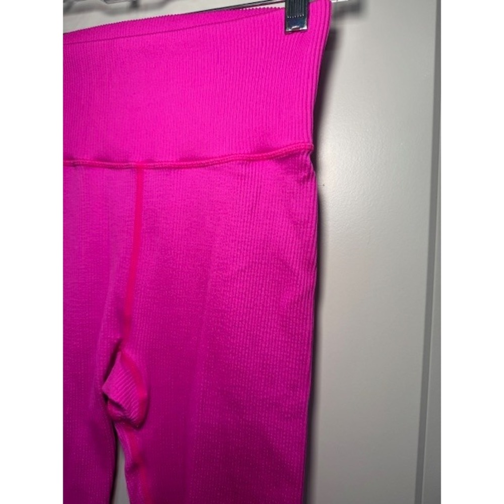 GapFit Womens High Rise Seamless Ribbed Leggings Hot Pink Size M/L Regular‎